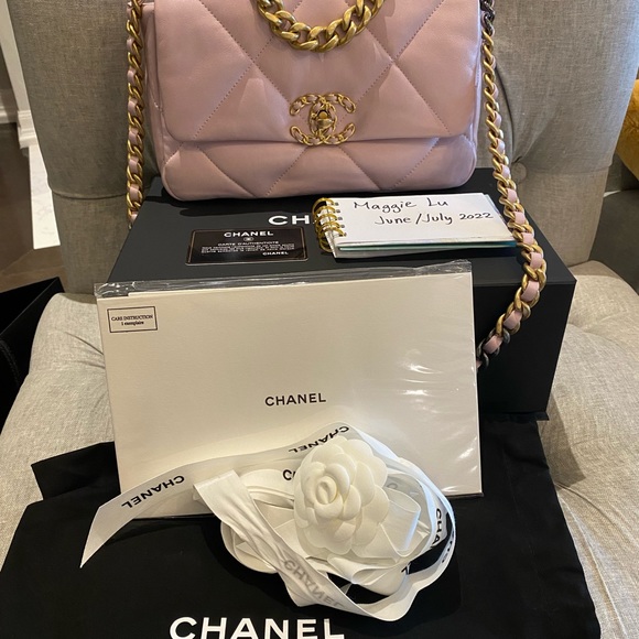Chanel 19 small light pink - Picture 10 of 12